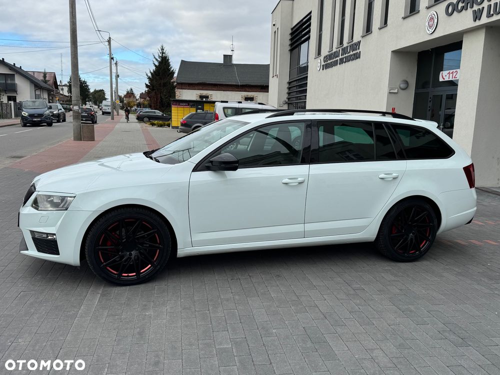 Skoda Octavia 2.0 TDI SCR RS DSG - 3