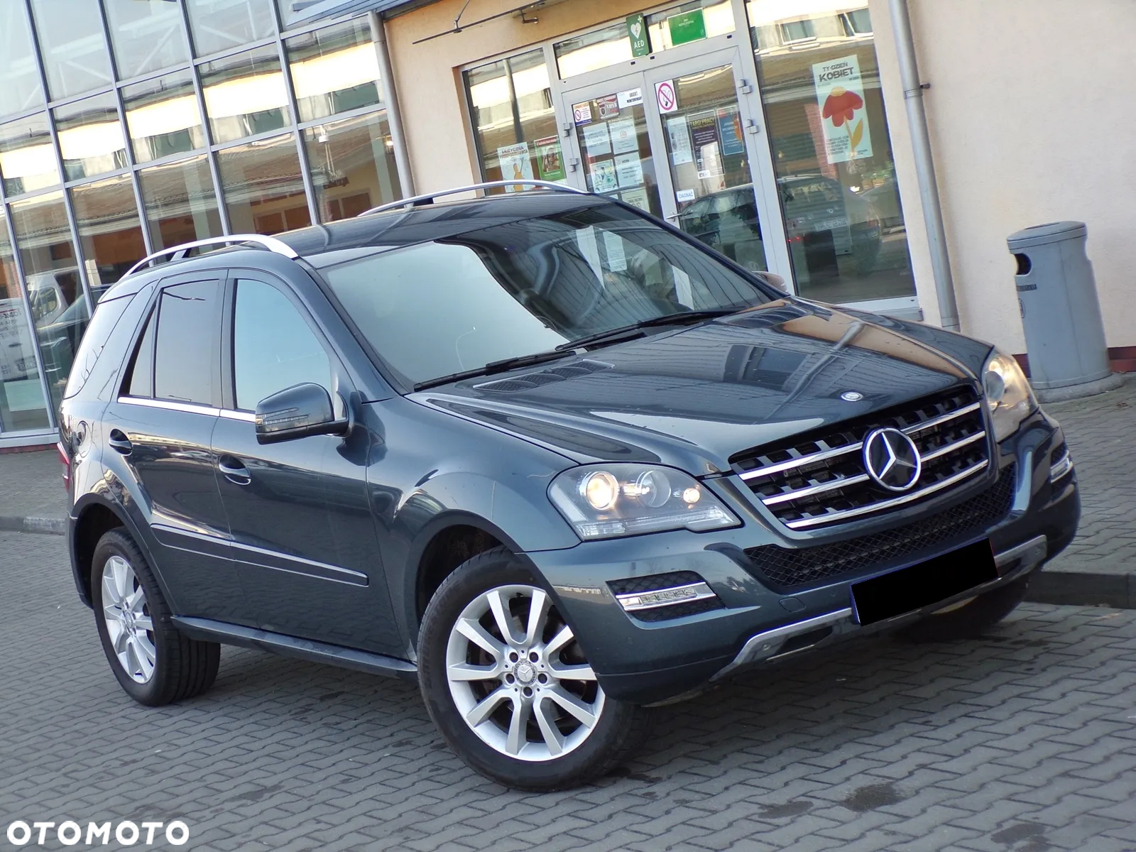 Mercedes-Benz ML 300 CDI 4Matic 7G-TRONIC DPF BlueEFFICIENCY Grand Edition - 13
