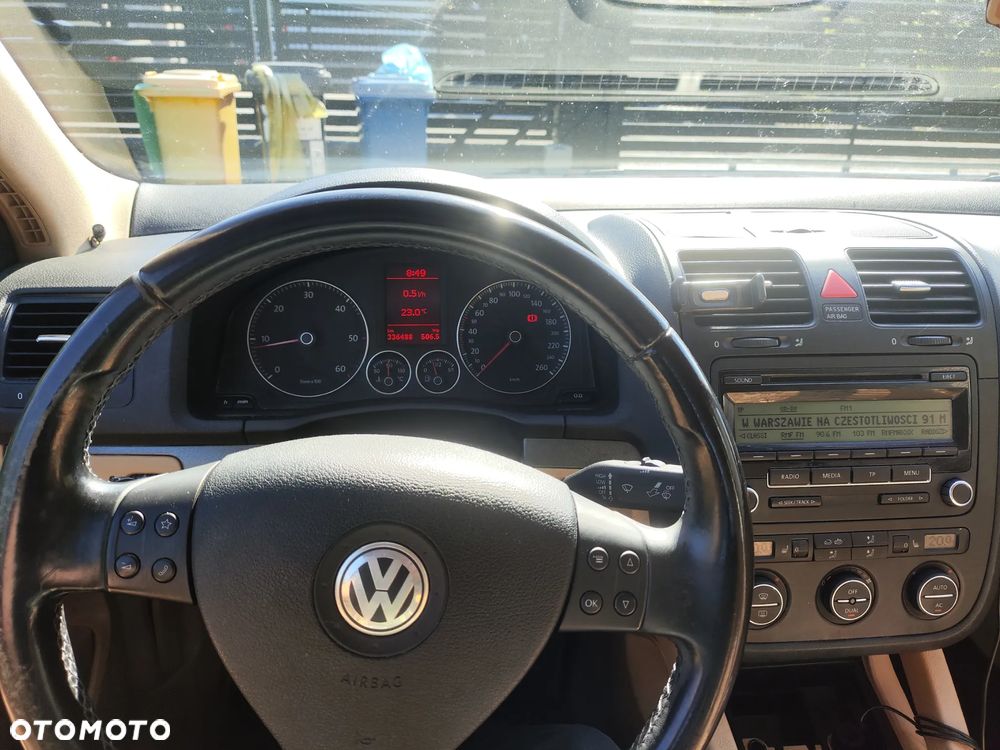 Volkswagen Jetta - 5