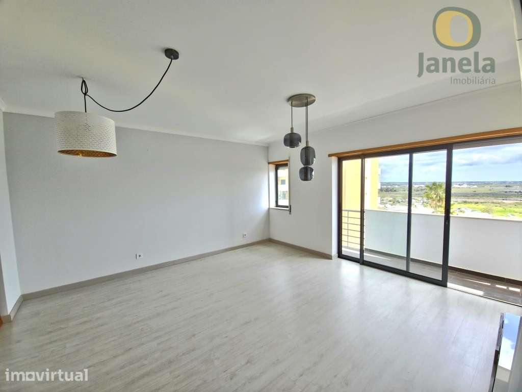 Amplo apartamento T3 com vistas deslumbrantes para a Ria Formosa e ... - Grande imagem: 2/24