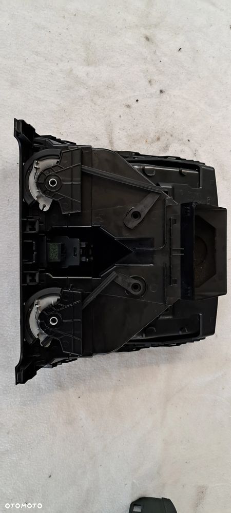 Kratka Nawiewu Środkowa Deski Konsoli VW Golf V 1K0819743B - 7