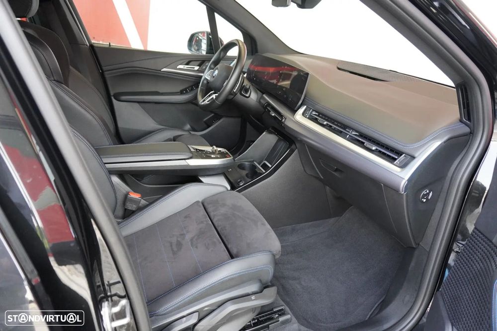 BMW 218 Active Tourer i Pack Desportivo M Auto - 28