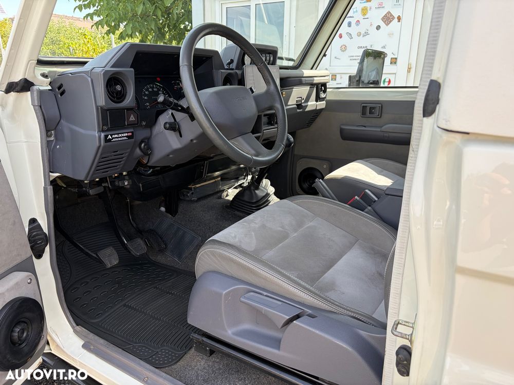 Toyota Land Cruiser - 17