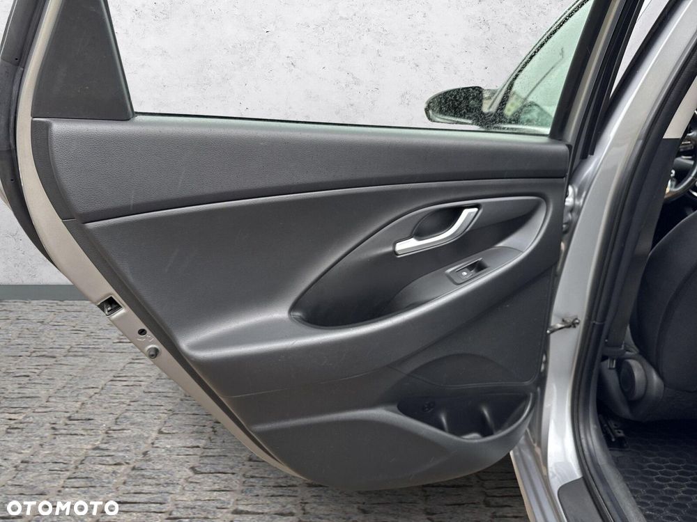 Hyundai i30 1.5 DPI Smart - 35