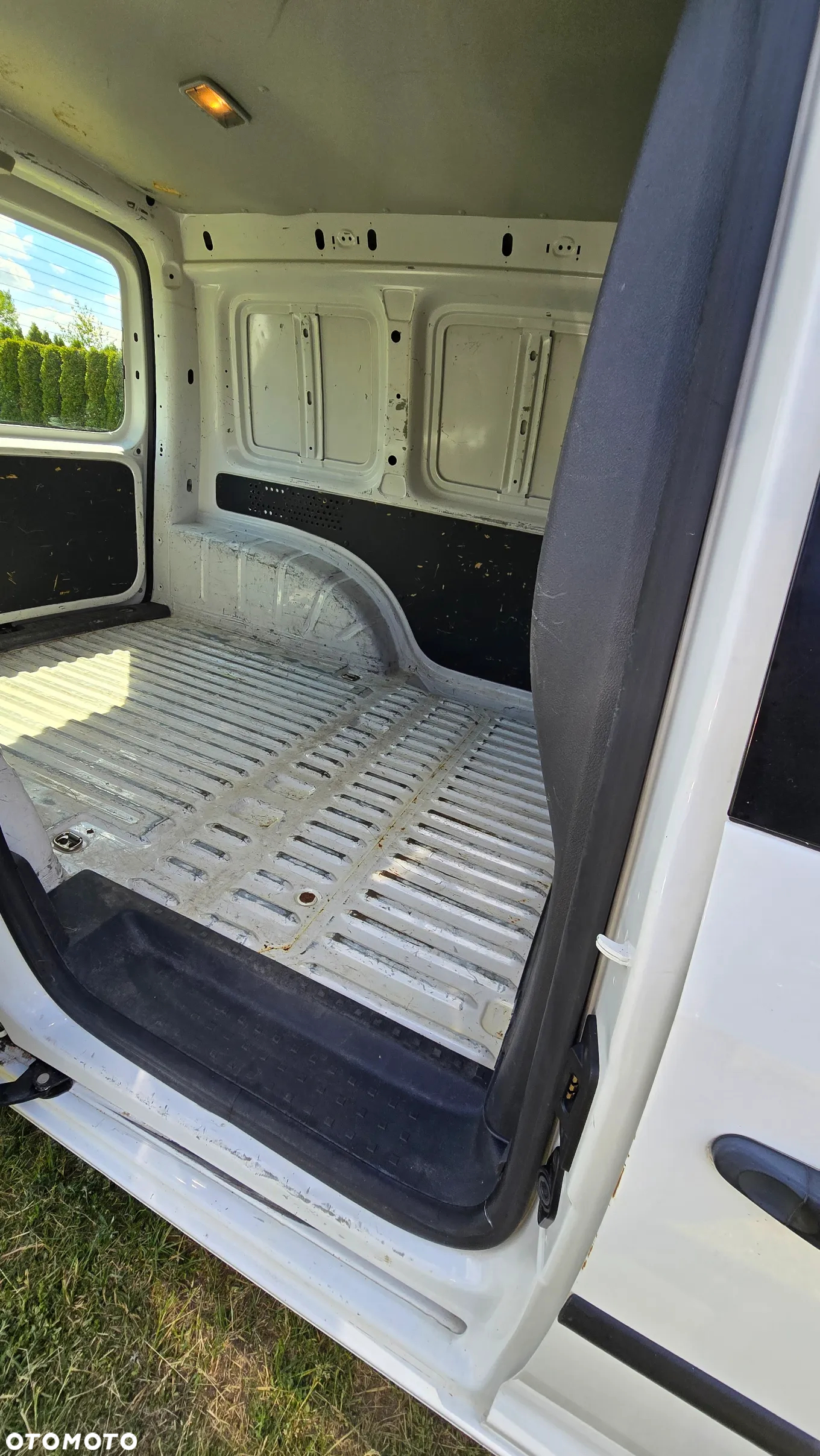 Volkswagen Caddy - 11