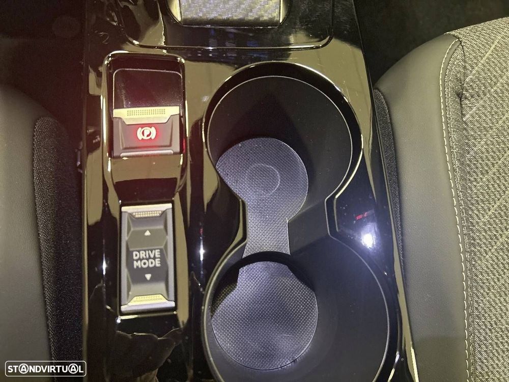 Peugeot 2008 1.2 Hybrid Allure e-DCS6 - 20