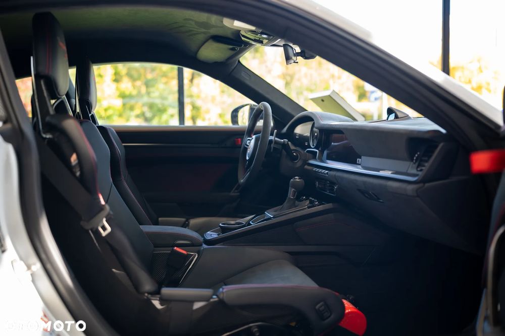 Porsche 911 GT3 RS - 21
