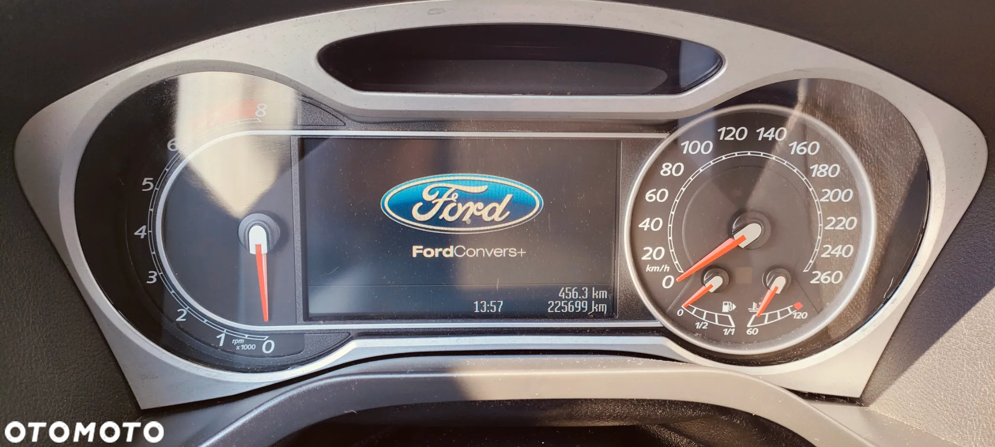 Ford S-Max - 11