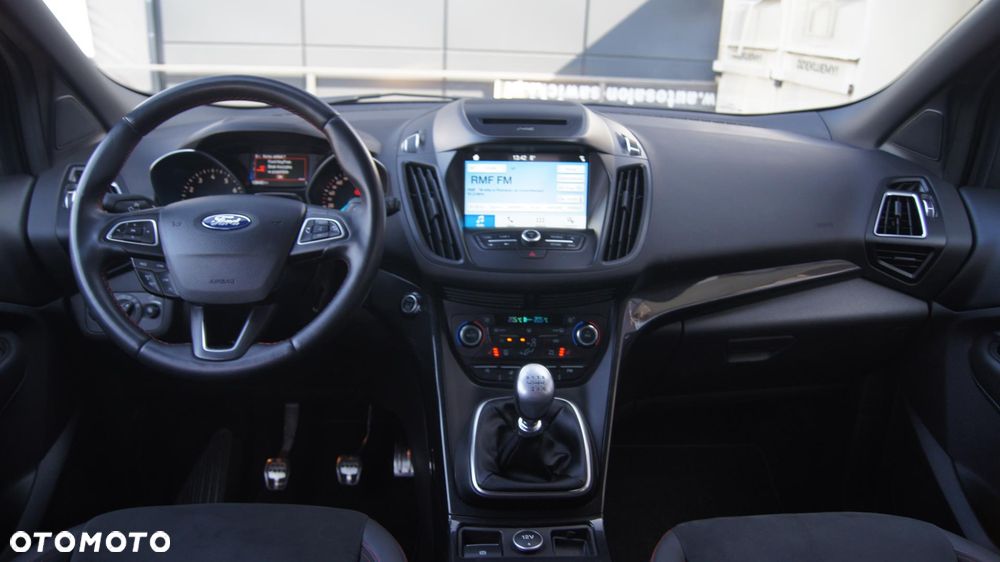 Ford Kuga 1.5 EcoBoost 2x4 ST-Line - 14