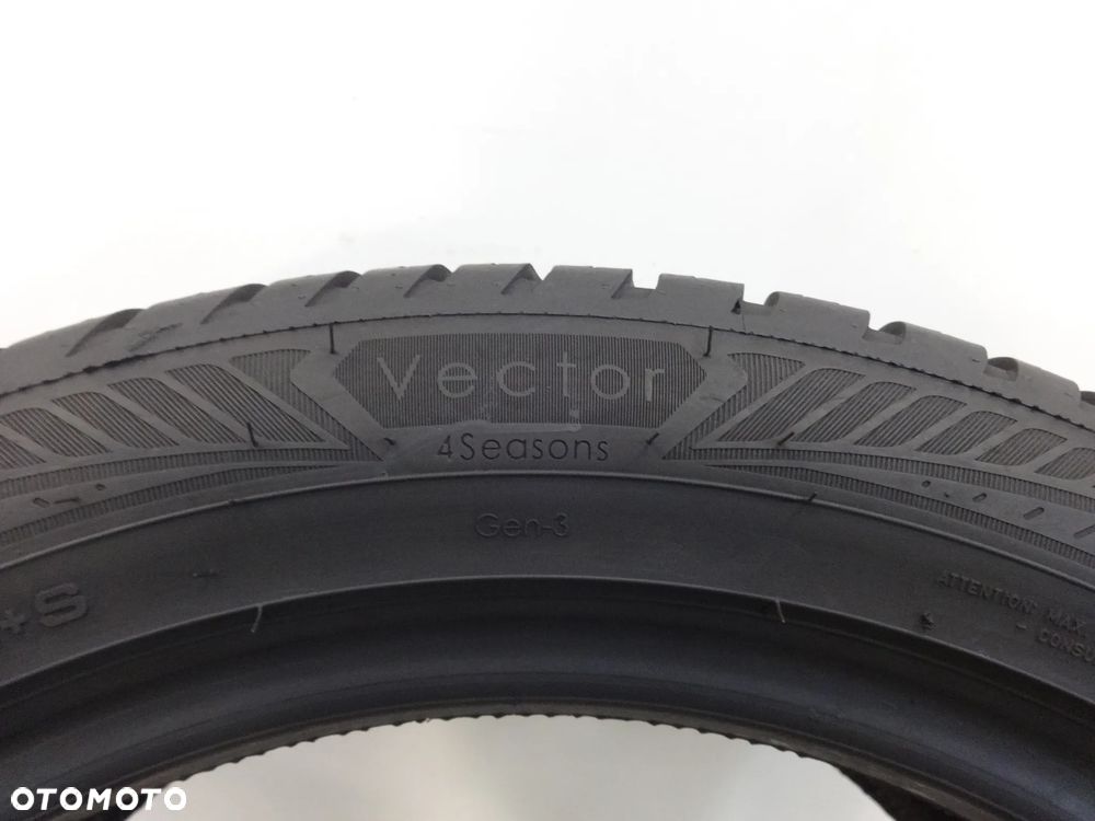 225/50/17 Goodyear Vector 4Seasons Gen-3 - 6