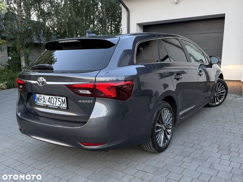 Toyota Avensis 1.8 Premium - 24