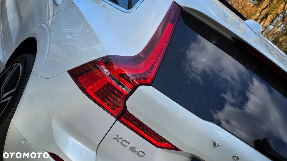 Volvo XC 60 T5 AWD Geartronic RDesign - 18
