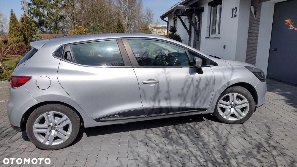 Renault Clio 1.2 16V 75 Life - 1