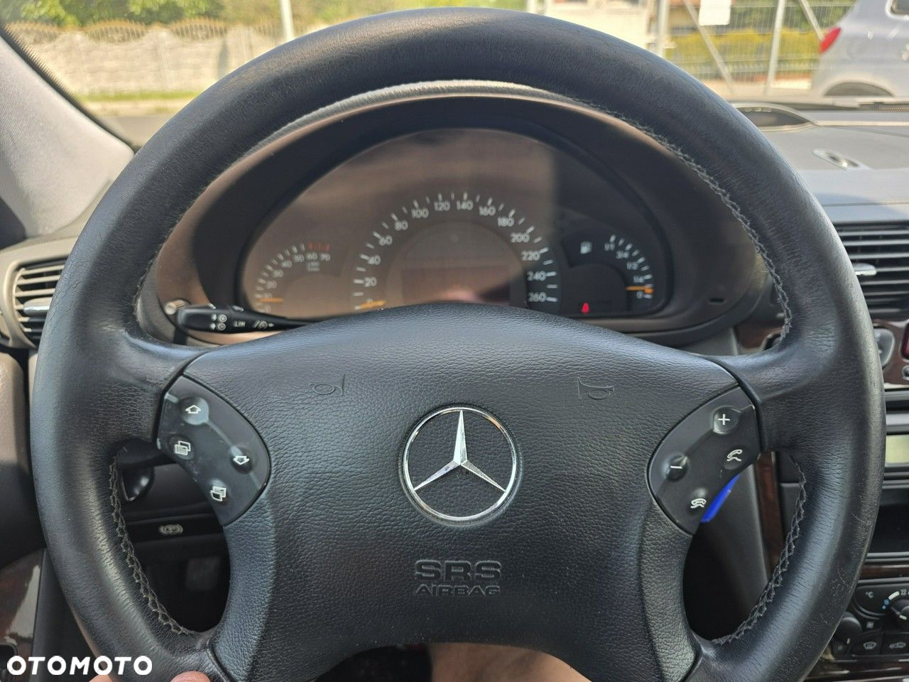 Mercedes-Benz Klasa C 180 T Kompressor Automatik Avantgarde - 26