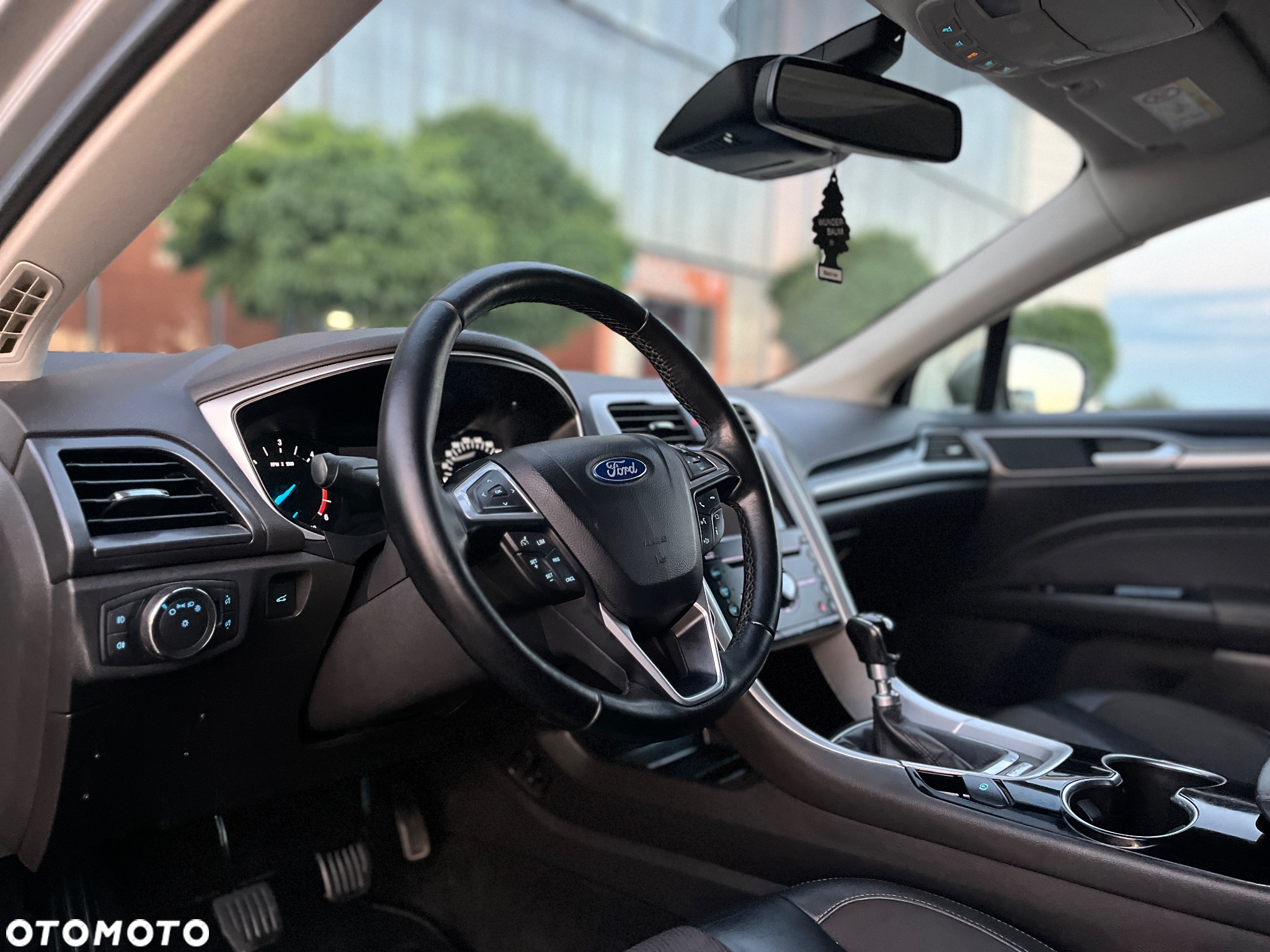 Ford Mondeo - 26