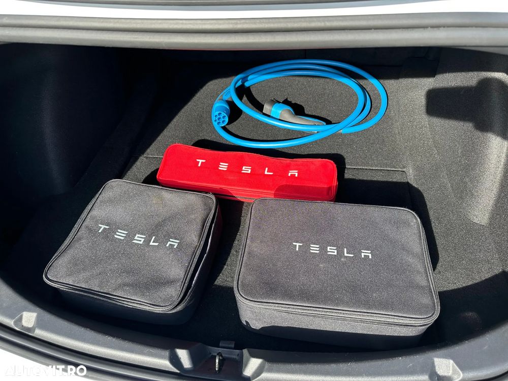 Tesla Model 3 Standard Reichweite Plus Hinterradantrieb - 12