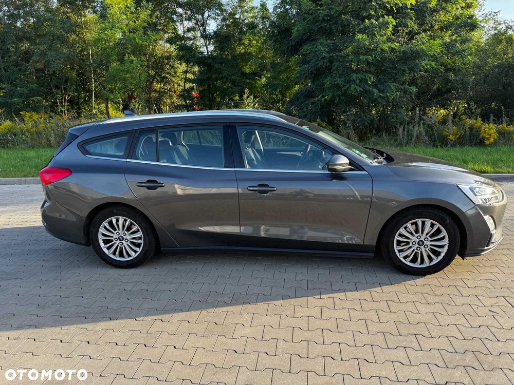 Ford Focus 2018 photo 2