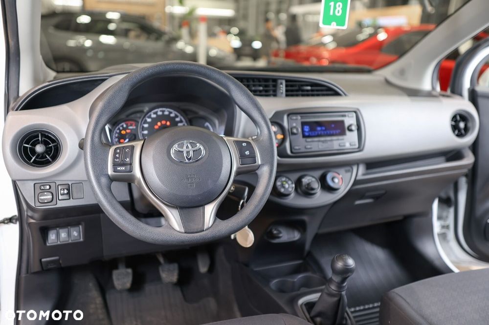Toyota Yaris - 24