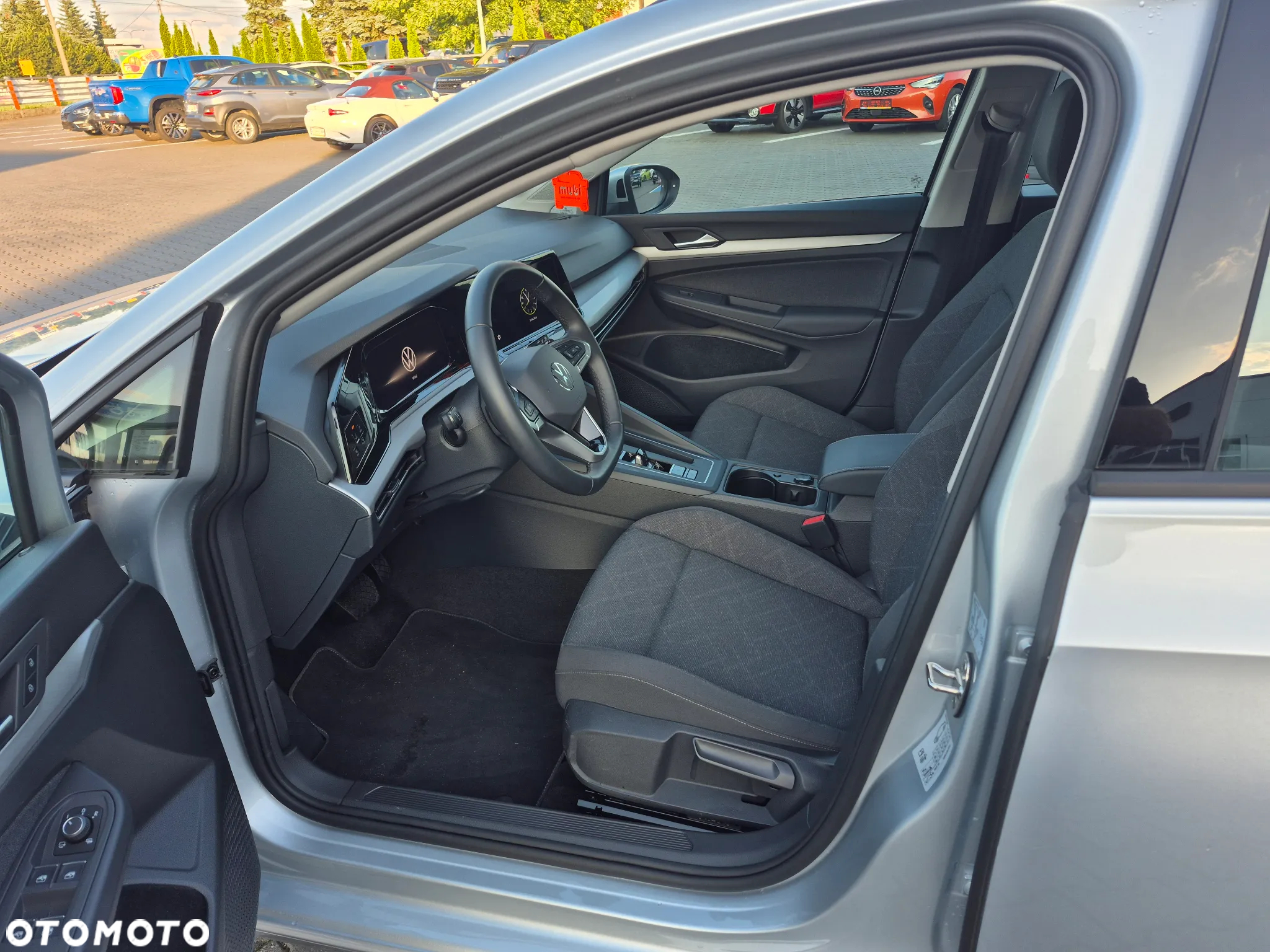 Volkswagen Golf - 8