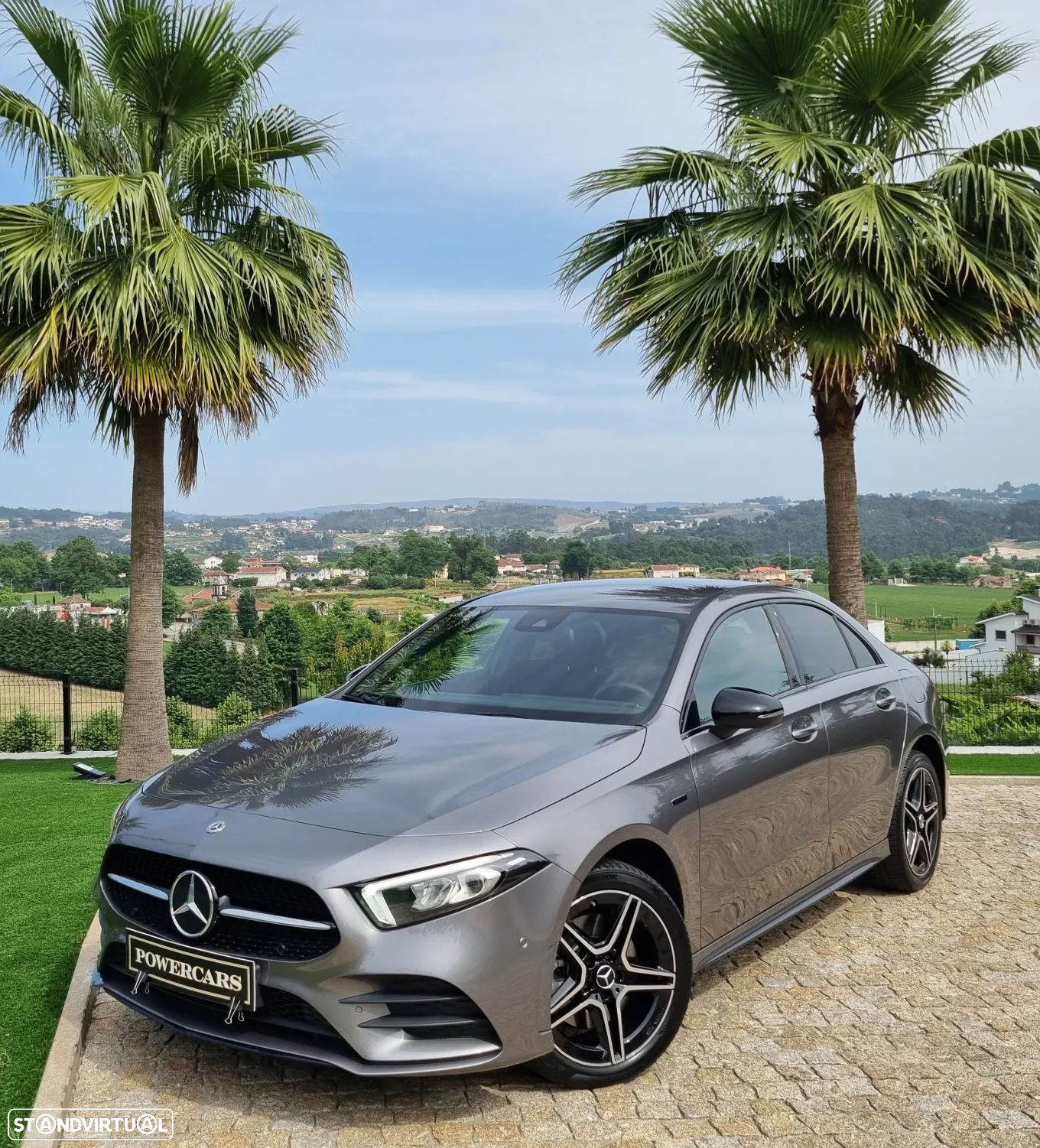 Mercedes-Benz A 250 Limousine e AMG Line - 1
