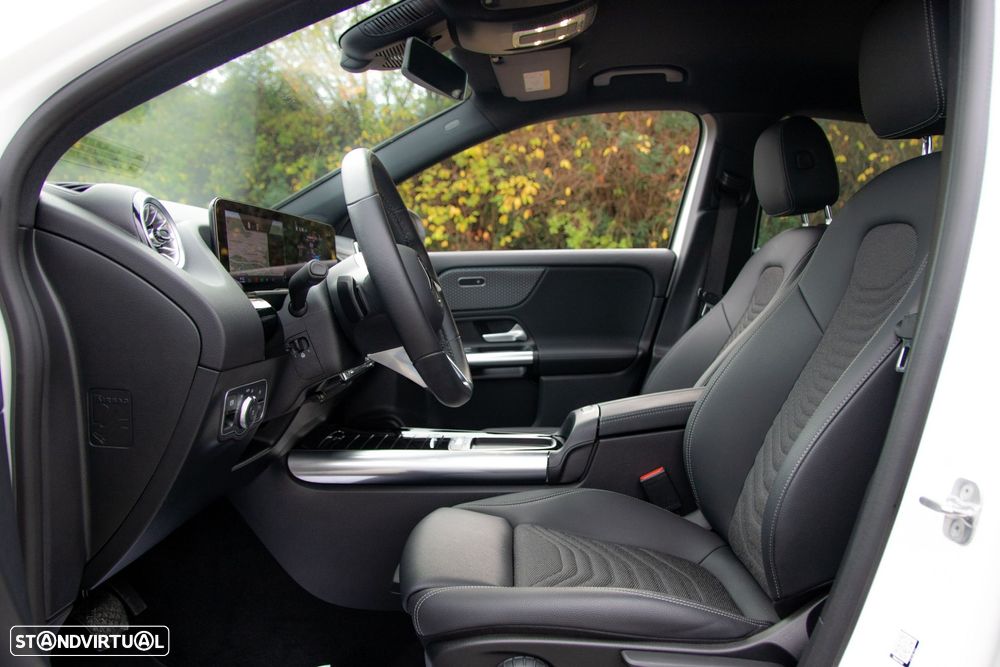 Mercedes-Benz EQA 300 4Matic Progressive - 42