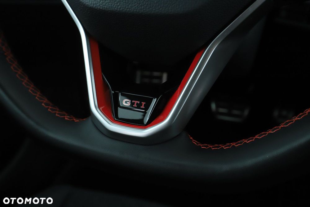 Volkswagen Golf - 17