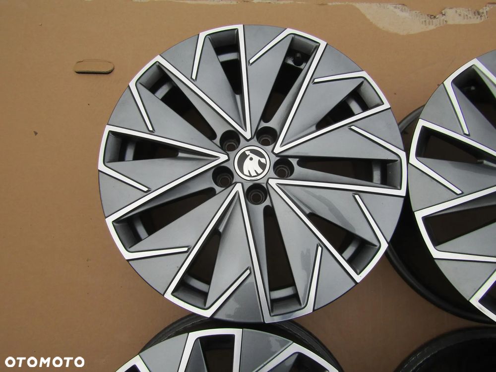 4x Felgi 17 Skoda Kamiq Scala Fabia Seat Ibiza IV VW Polo IV V IV Seat Arona T-Cross Taigo 6,5 j 5x100 ET 40 - 9