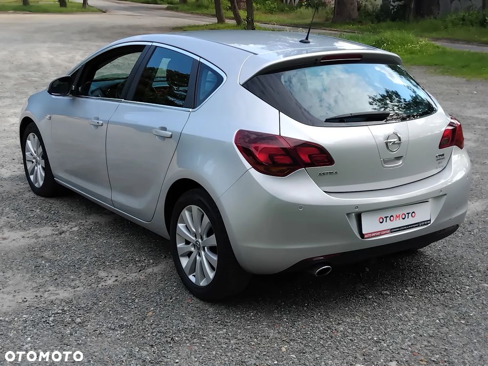 Opel Astra 2.0 CDTI DPF Automatik Cosmo - 18