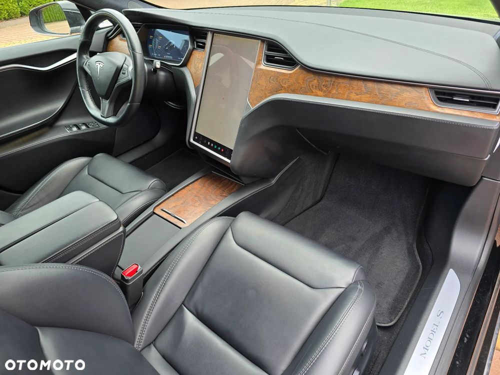 Tesla Model S - 14