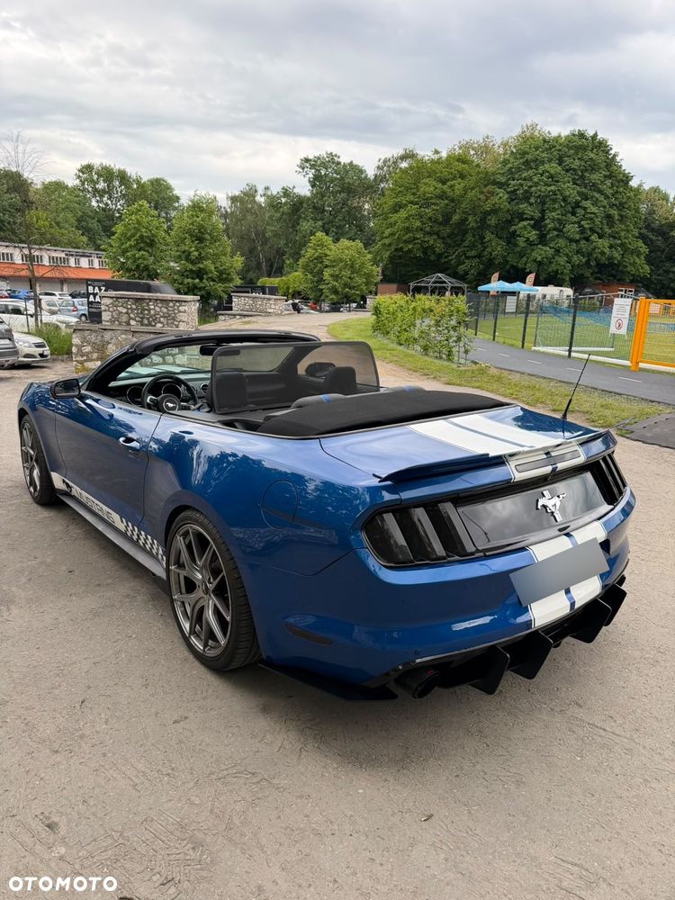 Ford Mustang - 8