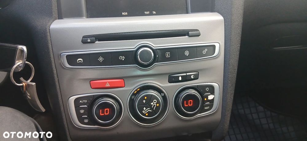 Citroën C4 e-HDi 115 ETG6 Exclusive - 16