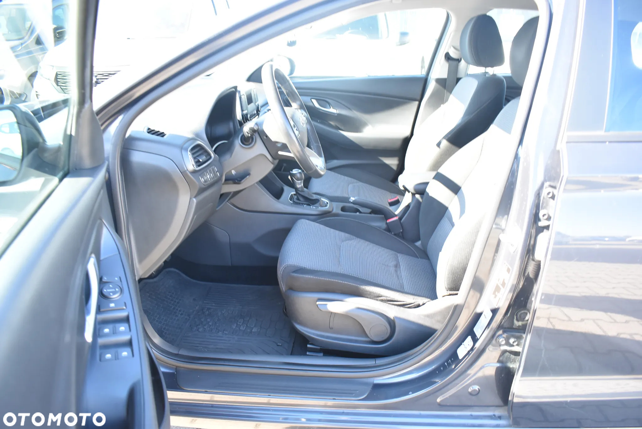 Hyundai i30 1.6 D Classic + DCT - 10