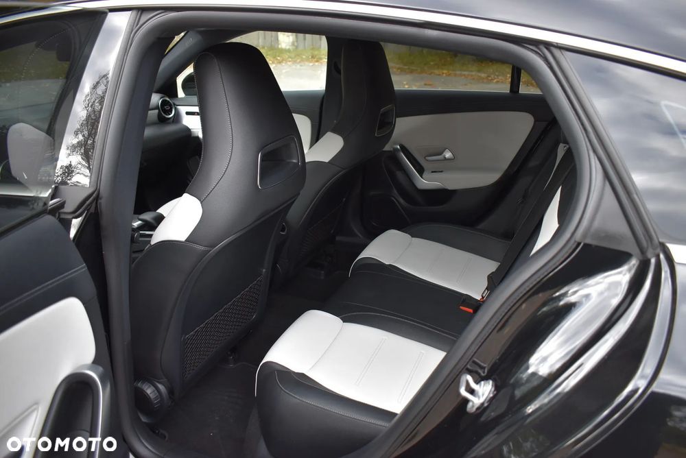Mercedes-Benz CLA 220 d 8G-DCT AMG Line Advanced Plus - 22