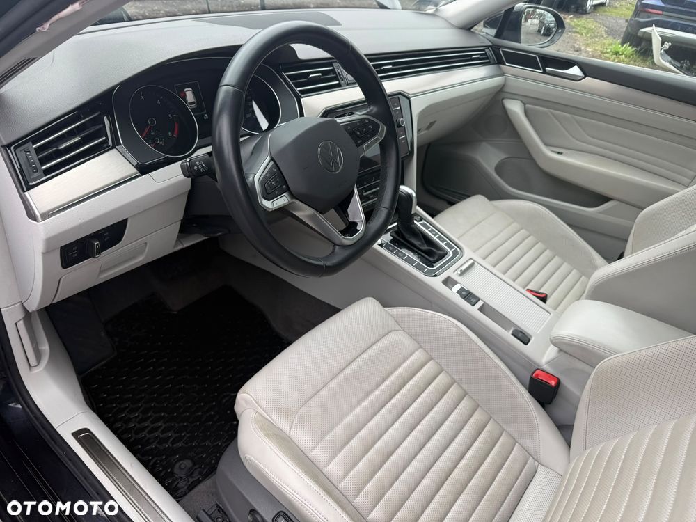 Volkswagen Passat 2.0 TDI Elegance DSG - 14