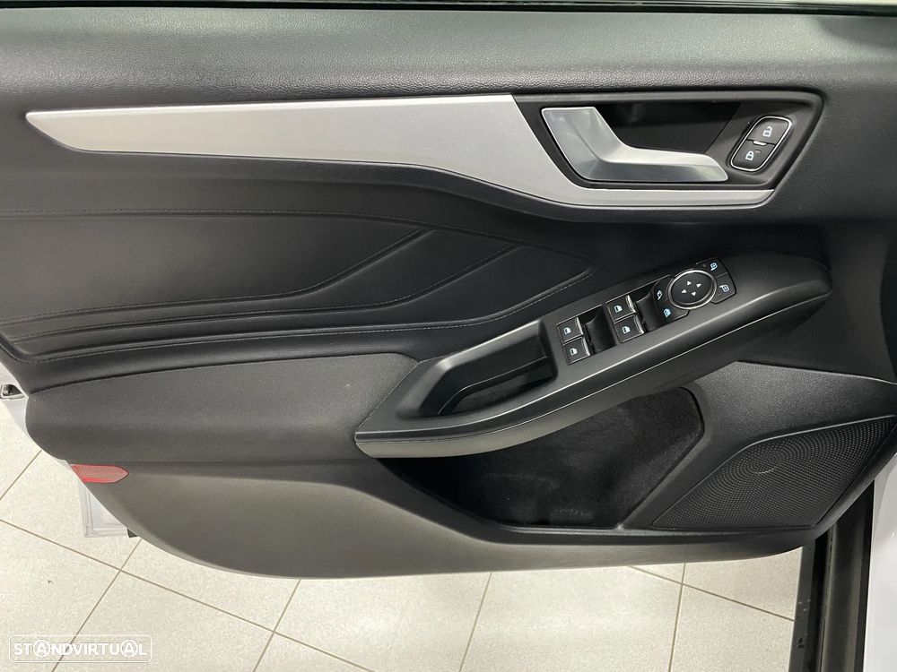 Ford Focus 1.0 EcoBoost S&S COOL&CONNECT - 6