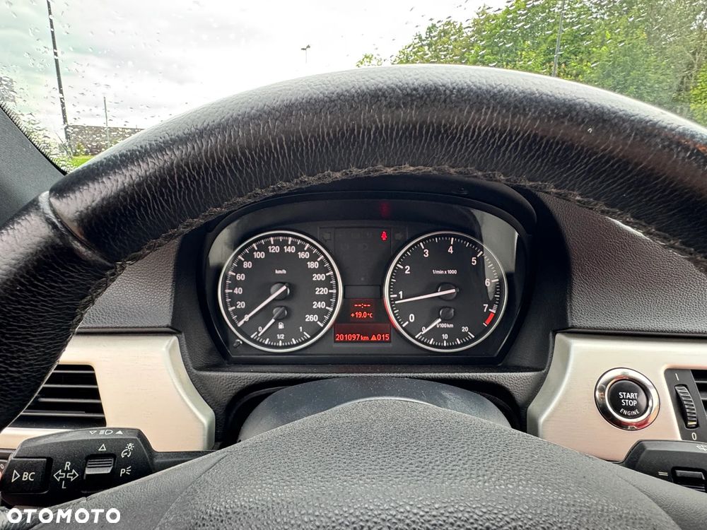BMW Seria 3 320i Edition Exclusive - 11