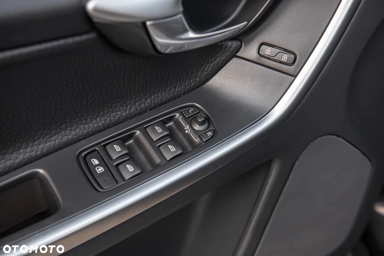Volvo XC 60 D4 Summum - 16