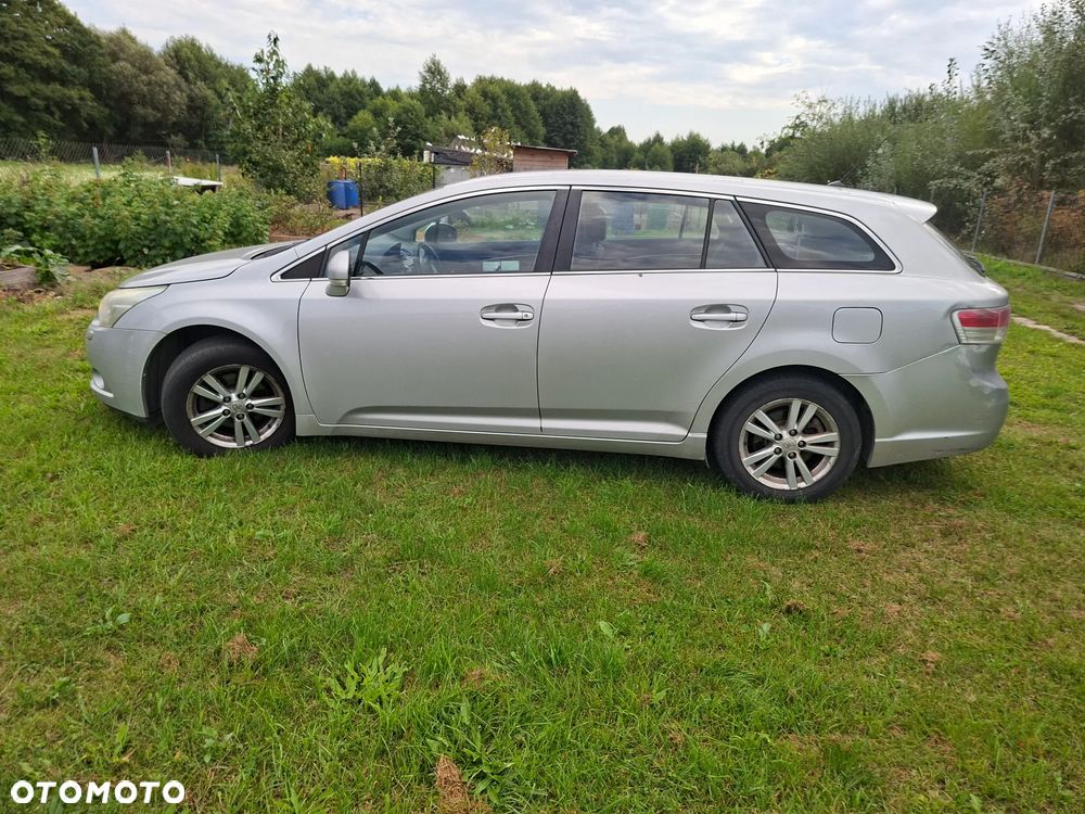 Toyota Avensis 2.0 D-4D Sol - 4