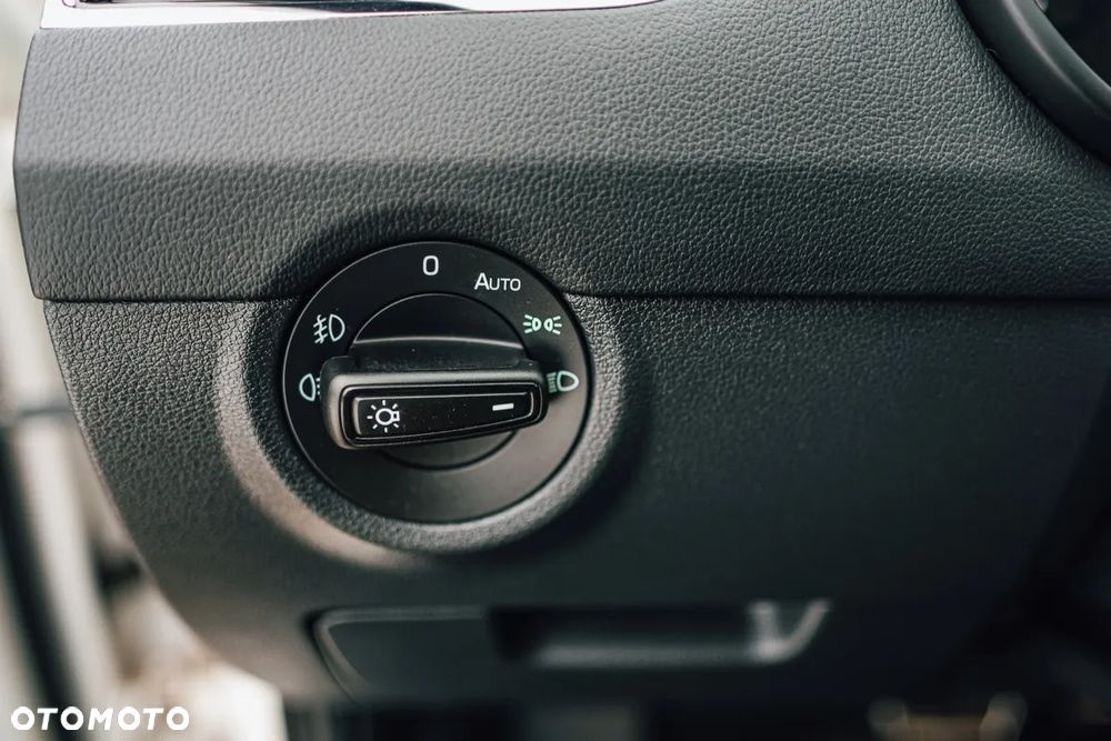 Skoda Octavia 2.0 TDI DSG RS - 14