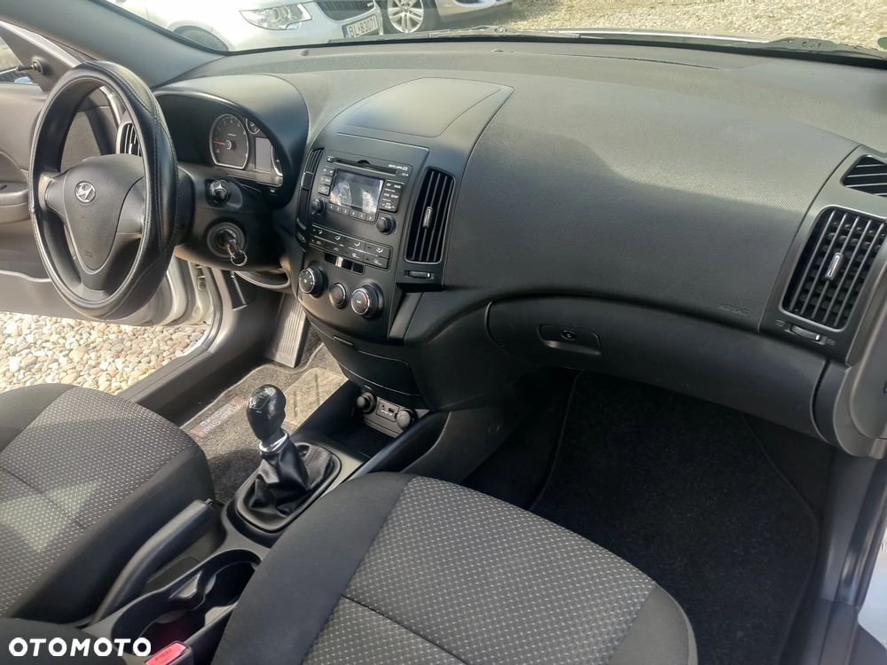 Hyundai i30 1.4 Base - 11