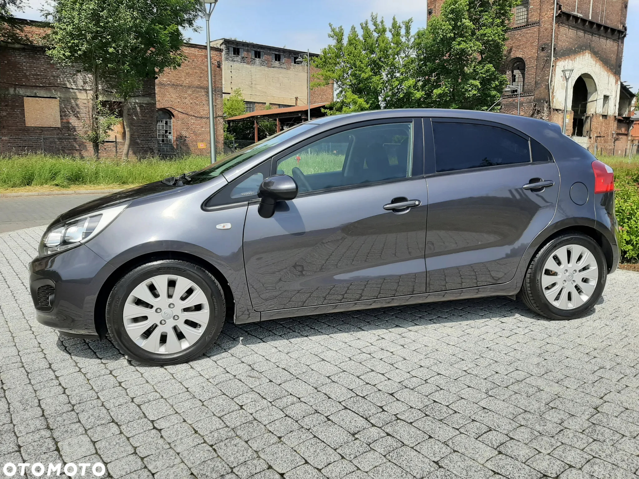 Kia Rio 1.2 Dream Team Edition - 4