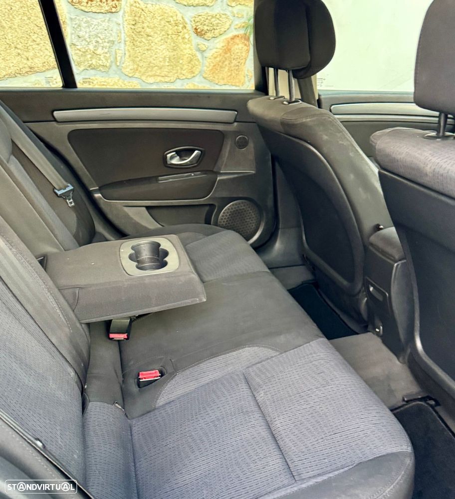 Renault Laguna Break 1.5 dCi Dynamique S - 11