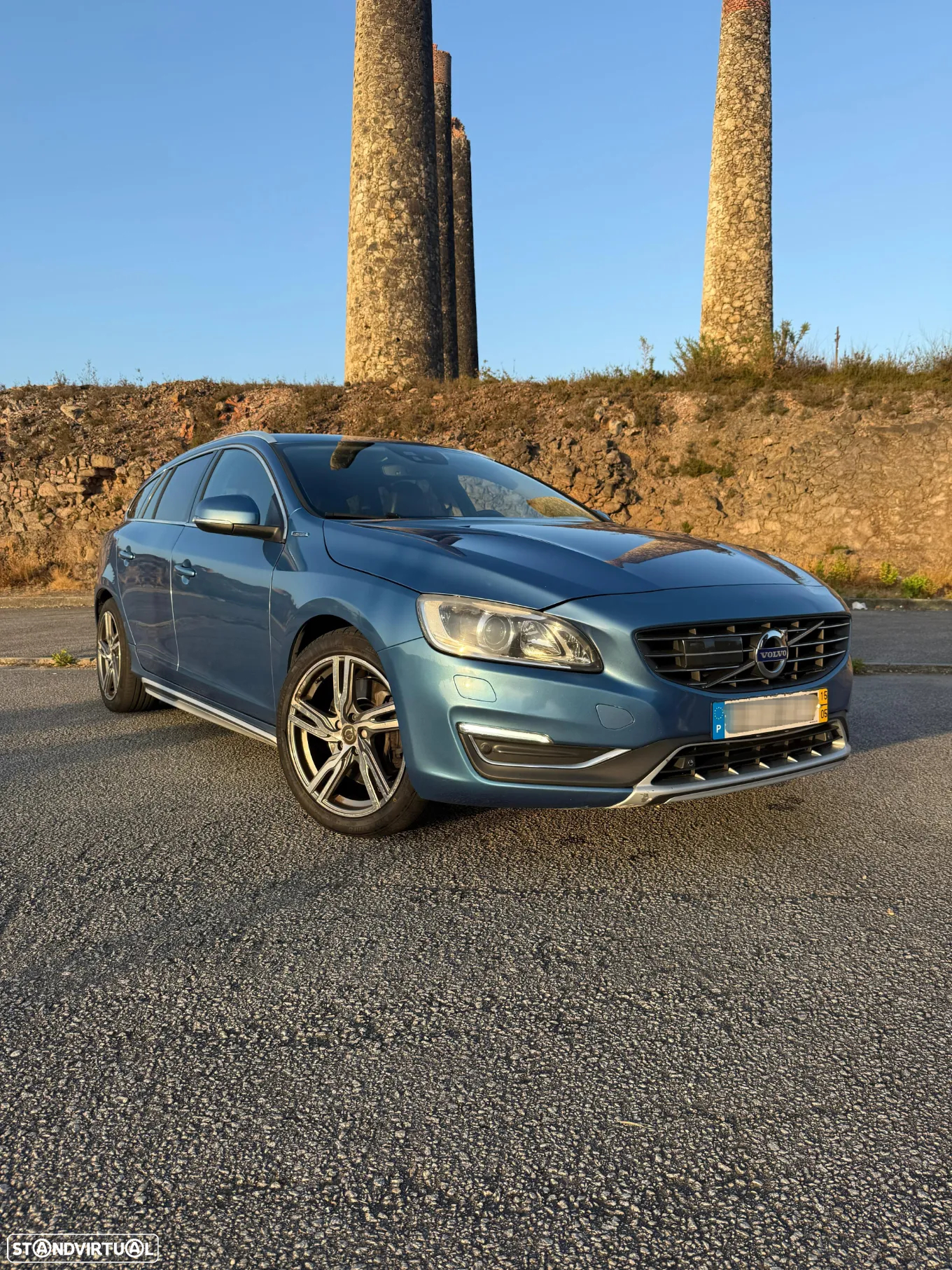 Volvo V60 2.4 D6 Summum AWD Phev - 3