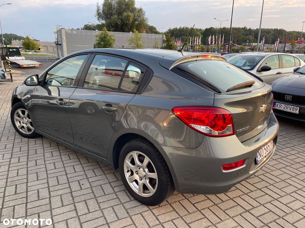 Chevrolet Cruze - 10