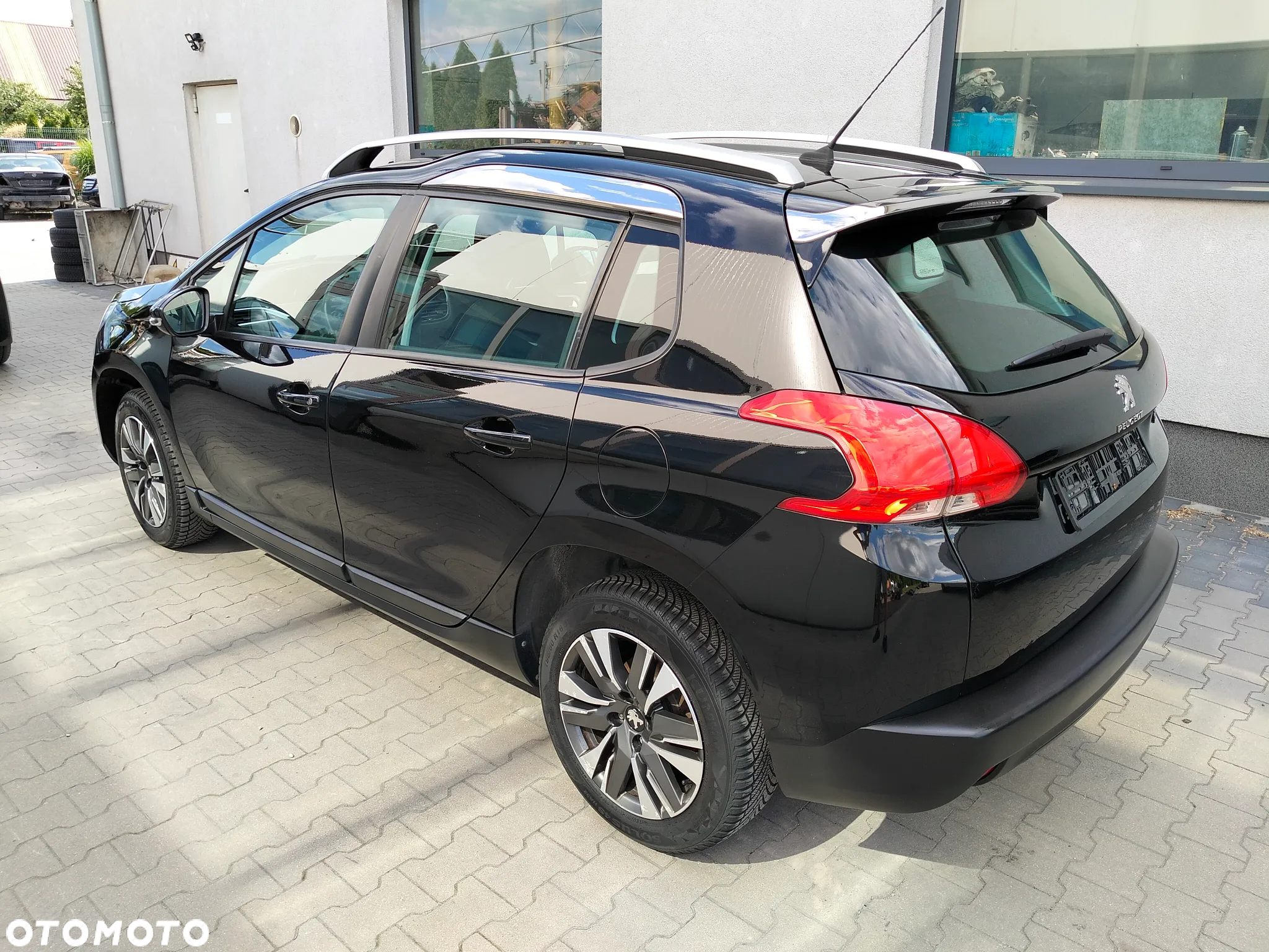 Peugeot 2008 PureTech 82 Signature - 10