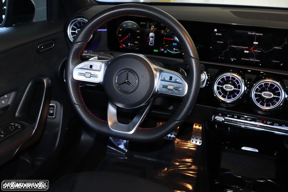 Mercedes-Benz A 250 Limousine e 8G-DCT AMG Line - 19