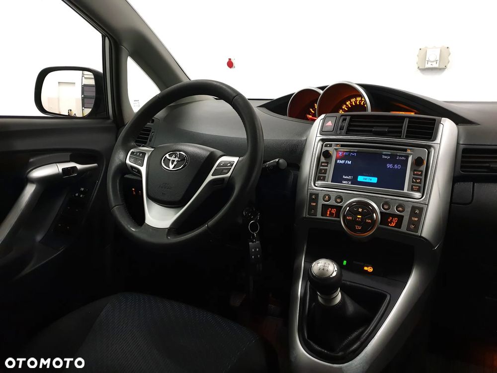 Toyota Verso 2.0 D-4D Premium - 2