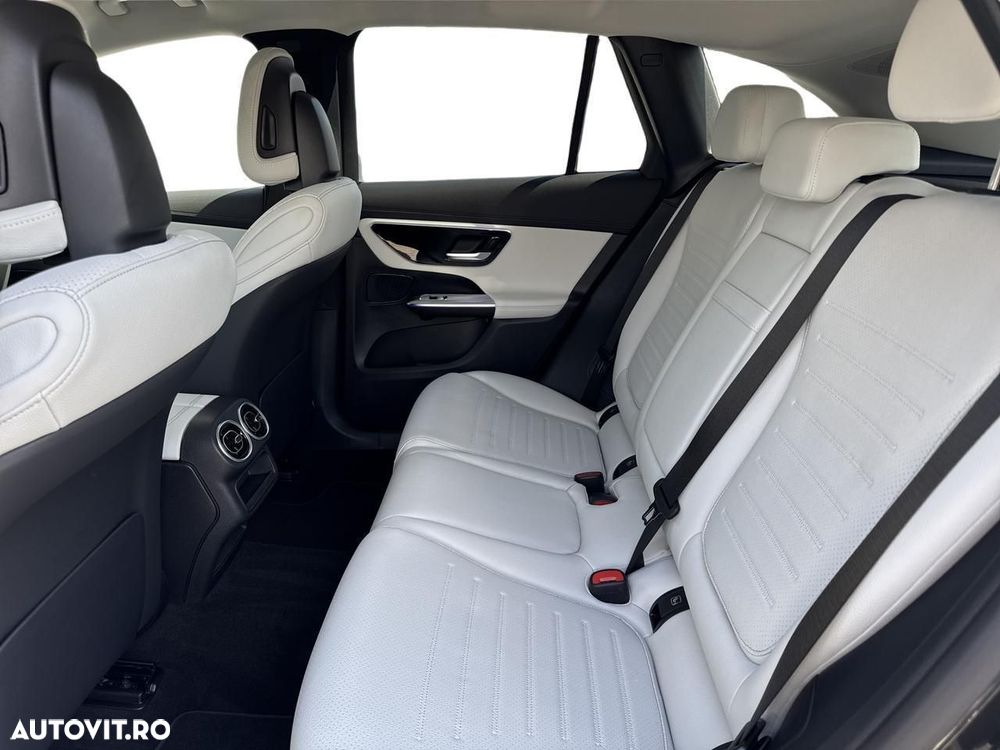 Mercedes-Benz GLC 300 e 4MATIC - 11