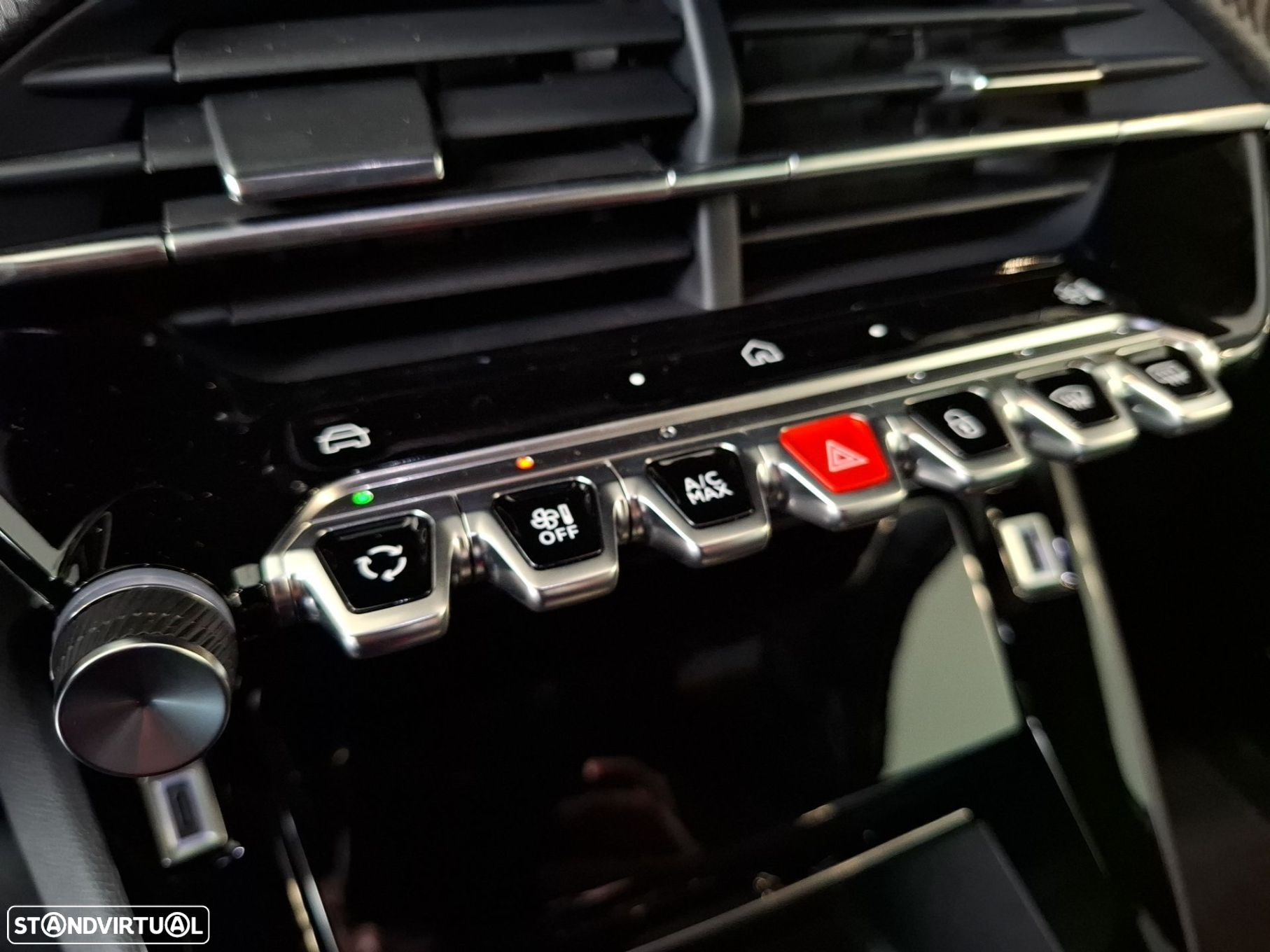 Peugeot e-2008 54 kWh Allure - 19