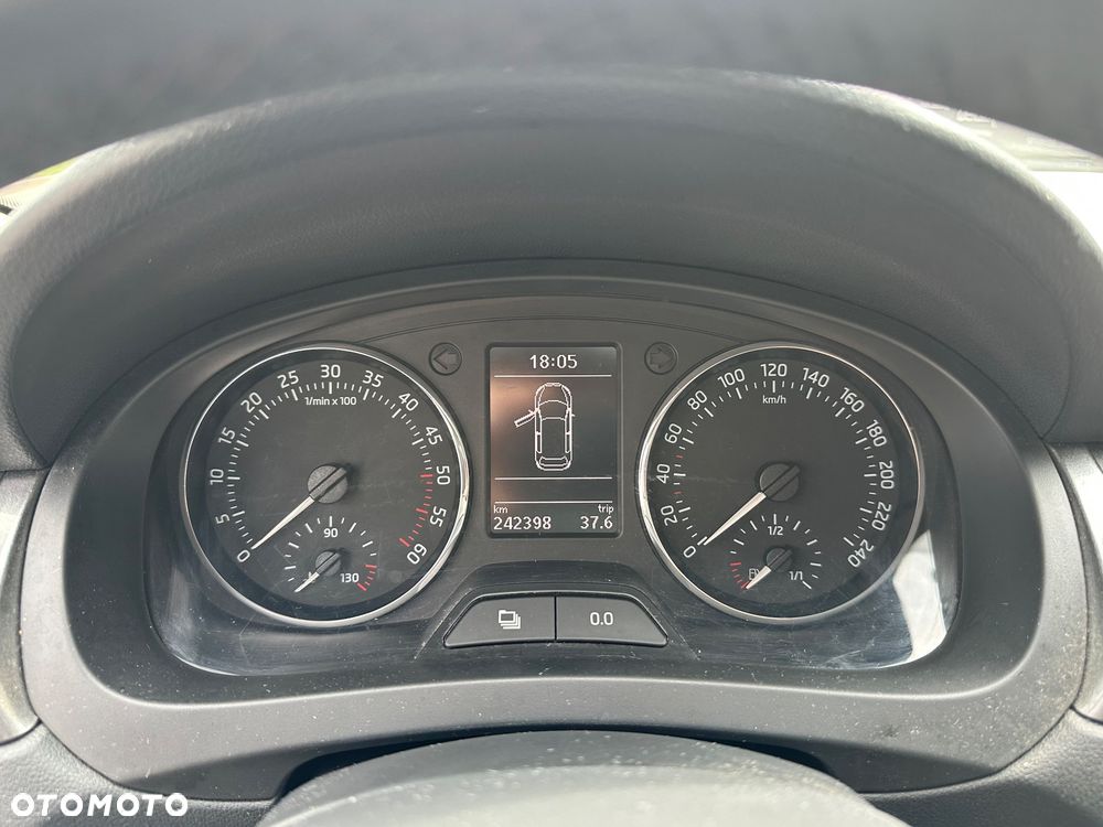 Skoda RAPID 1.6 TDI Edition - 9